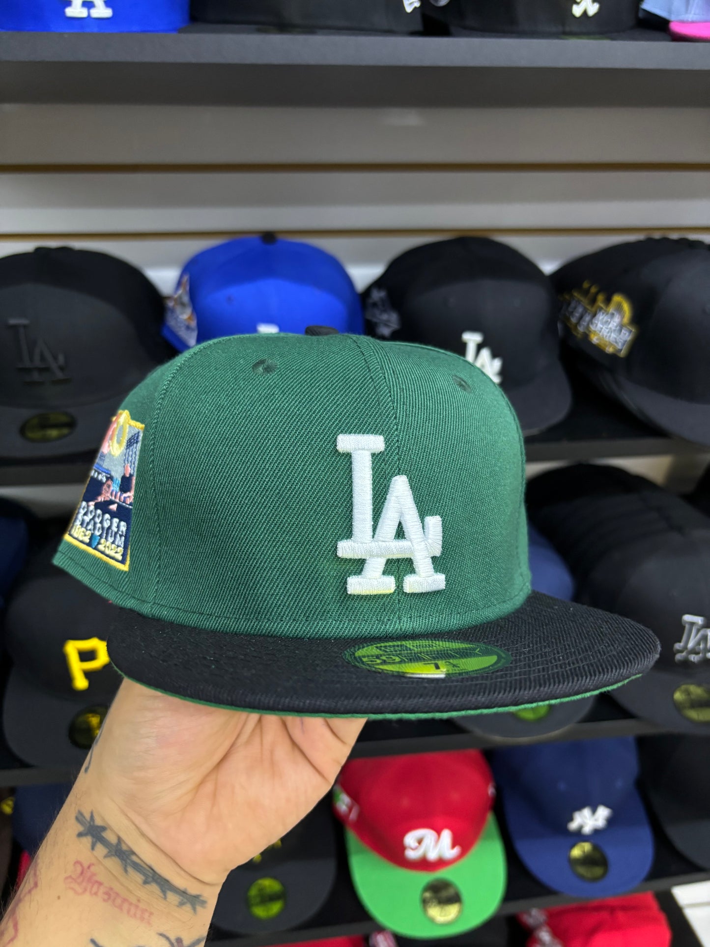 LA V